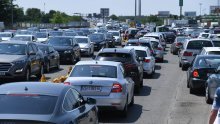 [FOTO] Turistička sezona je u punom zamahu, ako idete na put obružajte se strpljenjem: HAK javlja o vozaču koji vozi u suprotnom smjeru na A1; gužve i prema moru i prema kopnu