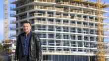 Raspliće se klupko uhićenja u Splitu: Pročelnik, referentice i arhitekti pali zbog sumnjive gradnje hotela na Žnjanu, stoji li iza svega poduzetnik Kotarac?