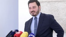 Milanović Litre: Vladajući ulaze u nebitne sukobe oko Tesle kako bi senzibilizirali uvođenje eura kod desnih birača