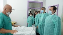 [FOTO] Kosovski premijer Kurti s Plenkovićem obišao ozlijeđene u teškoj nesreći: Ovo je težak dan za naš narod