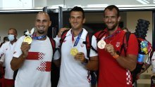 [VIDEO/FOTO] Sinkovići se iz Tokija vratili s novim zlatom i potvrdili: Nećemo više nikad nastupiti u ovoj disciplini! Sa zadovoljstvom se vraćamo u pariće...