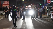 [VIDEO/FOTO] U Dubravi masovna tučnjava BBB-a i navijača poljske Legije: Trčali su, bacali baklje jedni na druge, policija ih je pokušala okružiti...