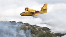 Ponovno zatraženo angažiranje naših kanadera u Tomislavgradu, požar ugrožava 800 obiteljskih kuća