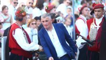 Bulj priznao da se nije cijepio, pa opet opleo po Stožeru: Zbog mjera roditelji se boje da se djeca neće vratiti iz Livna ili Posušja, je li to briga za zdravlje?