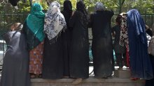 [VIDEO] Žene promarširale ulicama i pokazale nevjerojatnu hrabrost u Kabulu: 'Ne želimo da se ušutka glas koji su Afganistanke uspjele steći u posljednjih 20 godina'