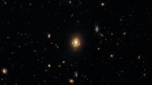 [FOTO] Einsteinov prsten: Hubble je najnovijom snimkom ulovio još jednu tajnu dubokog svemira