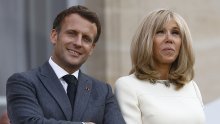 Svoj mir i trenutke samo za sebe Brigitte i Emmanuel Macron pronalaze u tajnom malom kinu