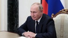 Ruski predsjednik Vladimir Putin u samoizolaciji nakon što se Covid-19 probio u najuži krug njegovih suradnika