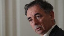 Pupovac osudio paljenje hrvatske zastave, ali i kninske prijetnje Srbima