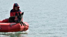 Mladić nestao u jezeru Peruća je pronađen blizu mjesta na kojem je išao preplivati jezero