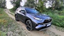 [FOTO/VIDEO] Vozili smo Toyotu Highlander Hybrid AWD; Impresivan SUV s naprednim hibridnim motorom i čak sedam sjedala