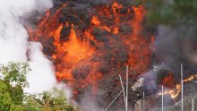 [VIDEO/FOTO] Kanari: Lava suklja iz druge pukotine vulkana i guta kuće, evakuirano još ljudi