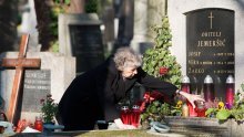 Šibenski pravilnik za pogrebe: Križ, muškarci, svećenik, pokojnik, obitelj i potom žene