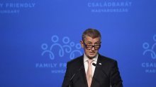 Počinju izbori u Češkoj: Premijer multimilijarder pod pritiskom Pandorinih dokumenata