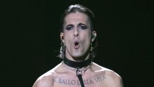 Nastavlja s provokacijama: Damiano David pozirao u kostimu koji neodoljivo podsjeća na Boratov