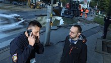 [FOTO] Tomašević o novom puknuću cijevi: Šteta je veća nego prije dva dana, nije se ulagalo u infrastrukturu