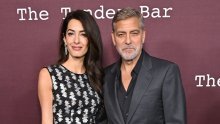 Nakon dugo vremena Amal Clooney pojavila se u javnosti i maštovitom haljinom ukrala svu pozornost