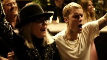 Nijedna baka nije ovako chic: Neuništiva Diane Keaton zvijezda je novog spota Justina Biebera, a u njemu nosi genijalnu odjeću