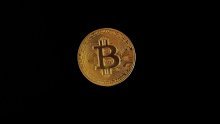 Povijesni dan za tržište kriptovaluta; evo kako od danas možete trgovati bitcoinom