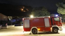 Veliki požar još uvijek je aktivan u Bristu, jugo stvara dodatne probleme