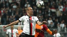 [VIDEO] Vida u jednom tjednu igranjem rukom skrivio dva penala u dresu Bešiktaša. Protiv Galatasaraya ga je spasio golman Destanoglu