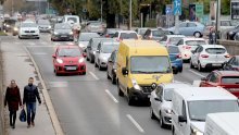 HAK: Od 1. studenog do 31. ožujka i danju obavezna dnevna ili kratka svjetla