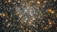 Kao na božićnom drvcu: Hubble je snimio roj zvijezda u samom srcu Mliječnog puta