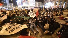 [FOTO/VIDEO] 'Klimatski marš za opstanak' u Zagrebu: Imamo tri zahtjeva. Krajnje je vrijeme da Vlada počne djelovati