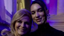 Kolinda Grabar-Kitarović nazočila gala događanju u Washingtonu pa se pohvalila selfijem s Dua Lipom