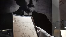 Einsteinov rukopis o općoj teoriji relativnosti, procijenjen između 2 i 3 milijuna eura, prodan za 11,6 milijuna eura