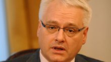 Josipović čestitao Hollandeu na izbornoj pobjedi