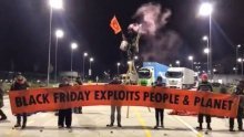 Crni petak za Jeffa Bezosa: Aktivisti Extinction Rebelliona blokirali 13 Amazonovih skladišta