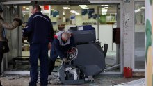 [FOTO/VIDEO] U Rijeci u gluho doba noći raznesen bankomat