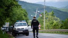 Tragedija na Kosovu: Maskiran napadač pucao na autobus, poginula dva učenika i vozač. Različite informacije o motivu