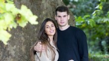 Pale su zaruke: Hrvatska Meghan Markle ponosno pozira s prstenom s kojim ju je zaprosio Dominik Livaković