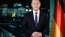 Scholz u novogodišnjoj poruci pozvao na zajedništvo u borbi protiv covida-19: Važna je brzina. Moramo biti brži od virusa