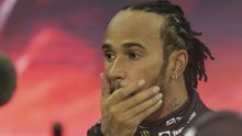 Lewis Hamilton očito je jako deprimiran nakon šokantnog gubitka naslova, jer kako objasniti prodaju ovakvog automobila...