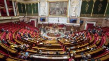 Francuski parlament prekinuo sjednicu zbog Macronove poruke necijepljenima