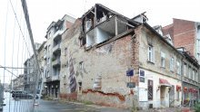 Ruši se potresom uništena zgrada u Petrinjskoj ulici