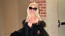 Lady Gaga nikada nije izgledala bolje: U glamuroznoj verziji modnog klasika ukrala je svu pozornost