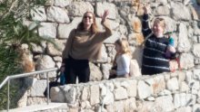 [FOTO] Boravak je kratko trajao: Emily Blunt s kćerima Hazel i Violet napustila Dubrovnik