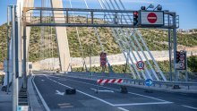 Sunčan dan je pred nama, jak vjetar otežava promet na mostu dr. Franja Tuđmana u Dubrovniku