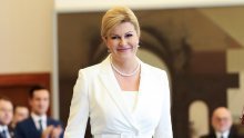 Kolinda Grabar - Kitarović zapjevala je s klapom, a video je brzo postao hit među obožavateljima: 'Ti si naša kraljica'