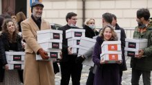Do covid referenduma će, ako ga uopće bude, proći mjeseci; procedura je uobičajeno duga