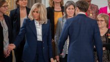 Stajling francuske prve dame Brigitte Macron svidjet će se ljubiteljicama poslovne elegancije