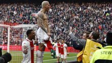 [VIDEO] Ajax dva puta lovio prednost najvećeg suparnika i upisao pobjedu u De Klassiekeru; Tadić zabio rijetko viđenu golčinu