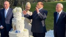 Za ljubav svoje 53 godine mlađe djevojke, Silvio Berlusconi odlučio se na simboličnu ceremoniju, ali ne i na vjenčanje