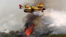 Hrvatski kanader gasi požar u Sloveniji kod Kranja