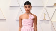 Prelijepa Zoë Kravitz mnoge je svojom elegantnom kreacijom u nježnoj ružičastoj podsjetila na legendarnu Audrey Hepburn