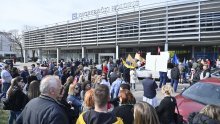Prosvjed protiv otkaza u Holdingu, sindikati traže smjenu Uprave